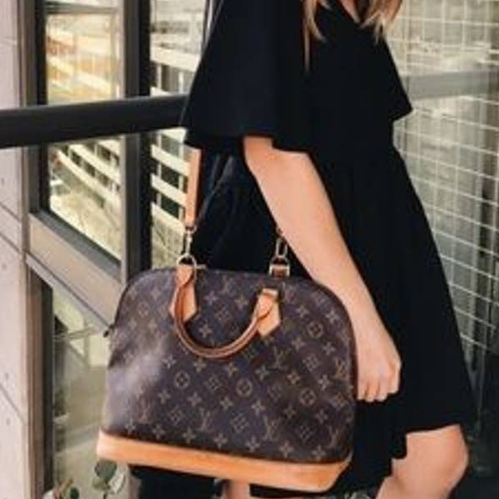 💎✨CHARMING✨💎AUTHENTIC Louis Vuitton ALMA